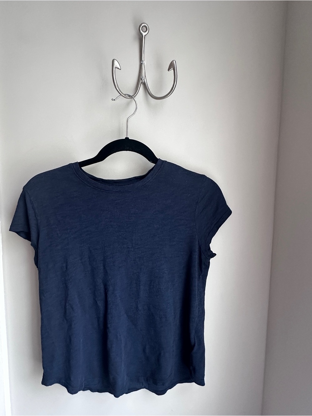 Bella Dahl Navy Blue slub t-shirt. Women’s Medium